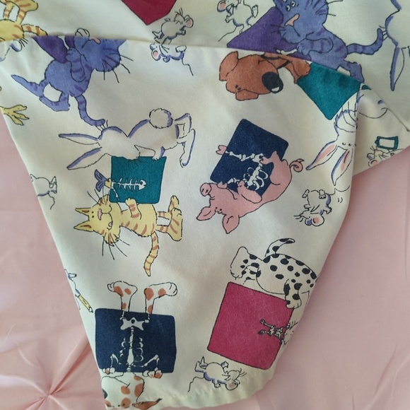 Scrub top - Picture 2 of 2